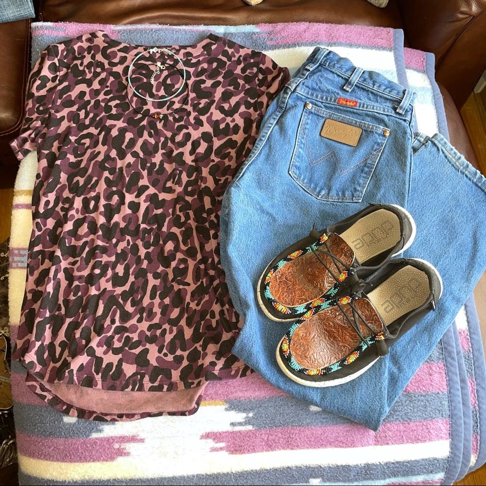 Victoria’s Secret pink cheetah print tee